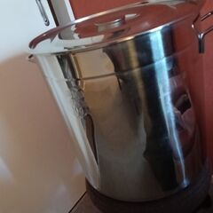 【値引き相談可】軽量ステンレス鍋の画像