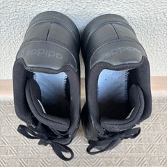 adidasスニーカー25.5cmの画像