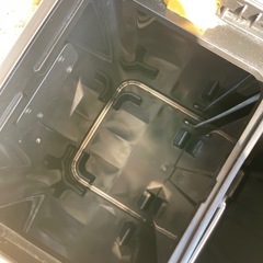 Amazonベーシック ゴミ箱 2分別 2×15L つや消しステンレスの画像