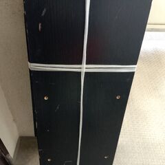 三段棚　黒と木目の画像