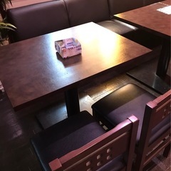 テーブル お話中の画像