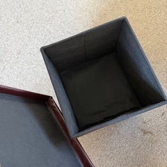 収納付ボックスのいすの画像