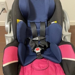 新生児から使えるチャイルドシートの画像