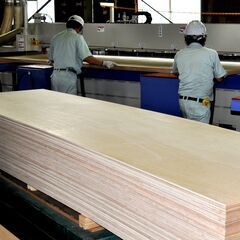 木材加工機械オペレーター　生産職　正社員募集　年間休日１２０日以上の画像