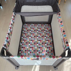 ベビーベッドの画像