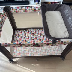 ベビーベッドの画像