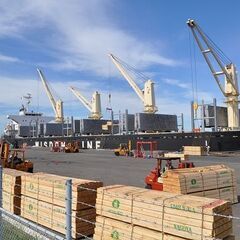 木材加工機械オペレーター　生産職　正社員募集　年間休日１２０日以上の画像