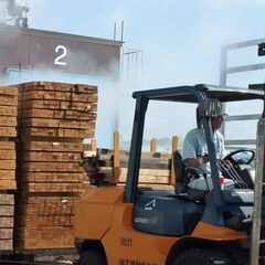 木材加工機械オペレーター　生産職　正社員募集　年間休日１２０日以上の画像