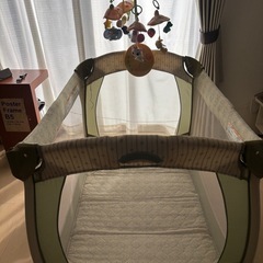 ベビーベッドの画像