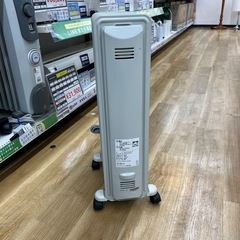 DeLonghi デロンギ オイルヒーター KHD410812-BK 季節家電 のご紹介です！の画像