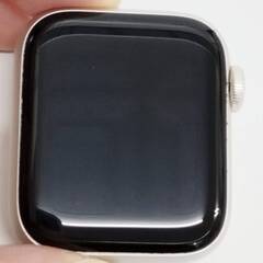 Apple Watch SE 第2世代/GPS/40mm/A2722/スターライト〈MNJP3J/A〉の画像