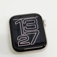 Apple Watch SE 第2世代/GPS/40mm/A2722/スターライト〈MNJP3J/A〉の画像