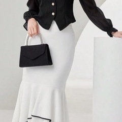 胸開きブラウスの画像