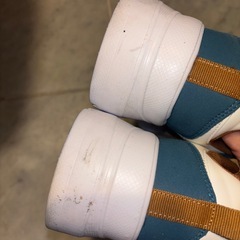 ユニクロ　スニーカーの画像