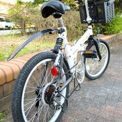 中古自転車 Jeep ミニサイクル 折り畳み 自転車 6段変速 20インチ ホワイト 通勤 通学 近所のお出掛けなどにの画像