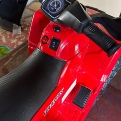 子供用電動くるま（充電式自動車の乗り物）の画像