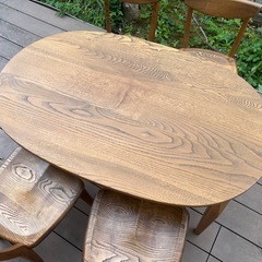 ダイニングテーブルイス4脚セットの画像