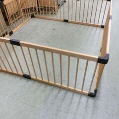 ベビーサークル ジョイント連結式 板8枚 簡単設置 形組み換え可能 連結式 166.5×166.5×55cm 正方形 長方形 形自由 木目 ナチュラル 大きめ 札幌市 西野店の画像