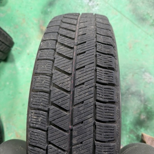 冬タイヤ　BRIDGESTONE BLIZZAK VRX3