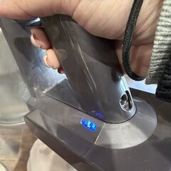 ダイソン V8 スティッククリーナー 動作確認済み 掃除機 コードレスの画像