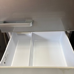 家庭用4枚扉冷蔵庫の画像