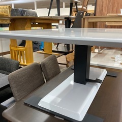 昇降式テーブルの画像