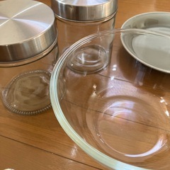 食器、香水の画像