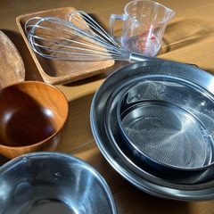 食器、香水の画像