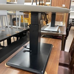 昇降式デスク
の画像