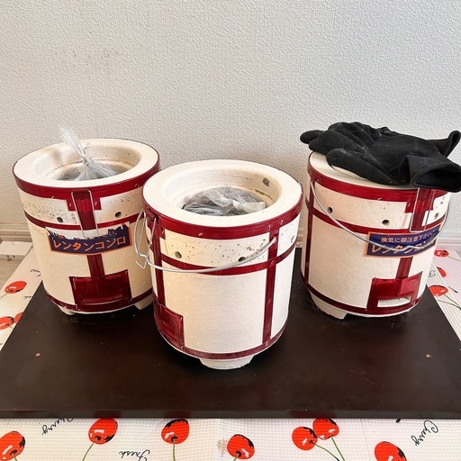 練炭コンロ(蓋全て有))手袋、練炭2個おまけ付き