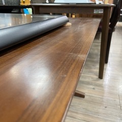 ダイニングテーブルの画像