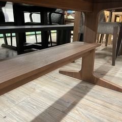 ダイニングテーブルの画像