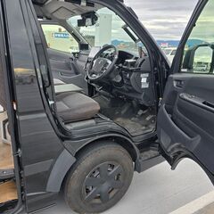 【美車】ハイエースカスタム　 2023年式｜構造変更済み2人乗り｜令和8年11月まで車検あり｜ナローハイルーフの画像