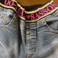 スタイリッシュな女の子のショートパンツ  Sの画像