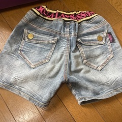 スタイリッシュな女の子のショートパンツ  Sの画像