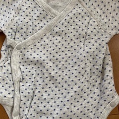 ユニクロ　ベビー肌着　長袖60cmの画像