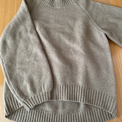 ハイネックニットの画像