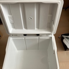 大きなクーラーボックスの画像