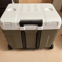 大きなクーラーボックスの画像