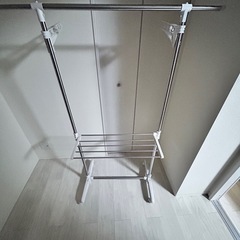 ハンガーラックの画像
