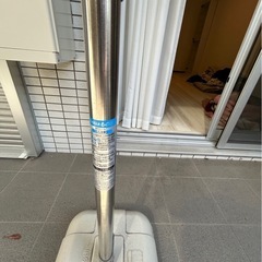 物干し竿　台座スタンド付き　2本  180〜200cm前後 の画像