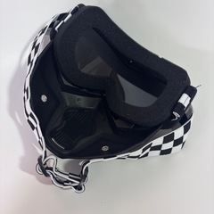 仮装用？バイク用？マスクの画像