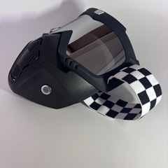仮装用？バイク用？マスクの画像