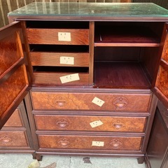 レトロなタンスの画像