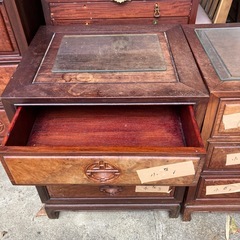 レトロなキャビネットの画像