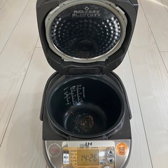 炊飯器（zojirushi ）の画像