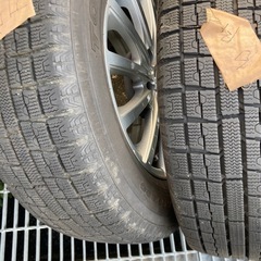 スタッドレスタイヤの画像