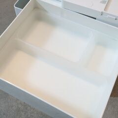 イタリアのメーカーB-LINE(ビーライン)よりJoe Colombo(ジョエ・コロンボ)デザイン アクリルプレート付 ボビーワゴン 2段2トレイ/ホワイトです。シンプルモダンで機能的なデザインの画像