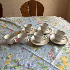 Nestlé ◉カップ・ソーサーセット 6個((ソーサー4枚)の画像