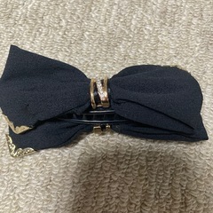 黒の髪飾りの画像